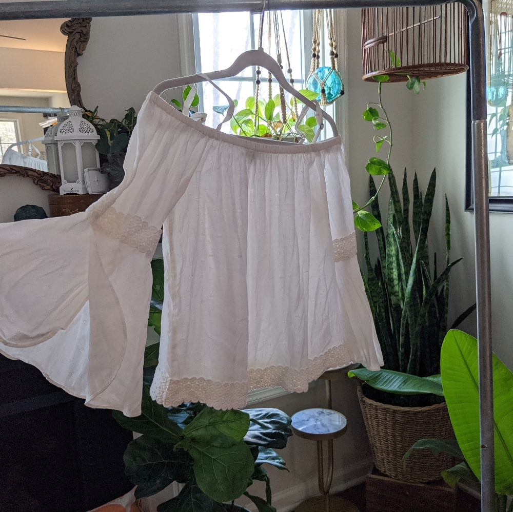 Bell sleeve blouse